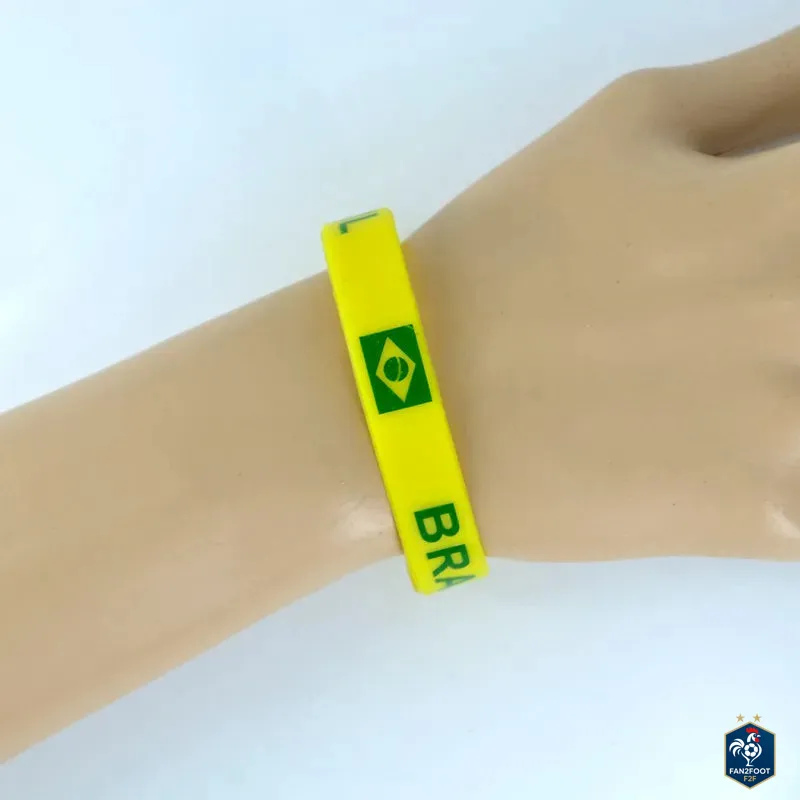 Lot de 25 Bracelets en Silicone Brésil foot